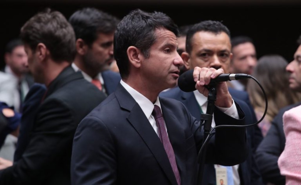 Câmara aprova proposta que proíbe veto a locação de imóvel para partido político